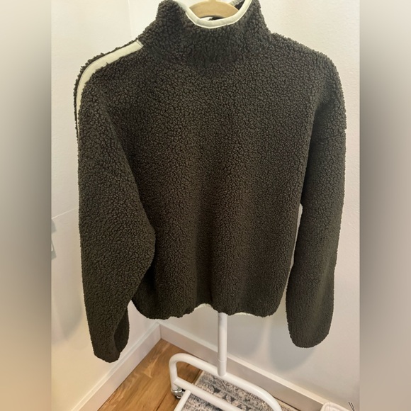 Old Navy Green Quarter-Zip Sherpa Fleece - Picture 2 of 3